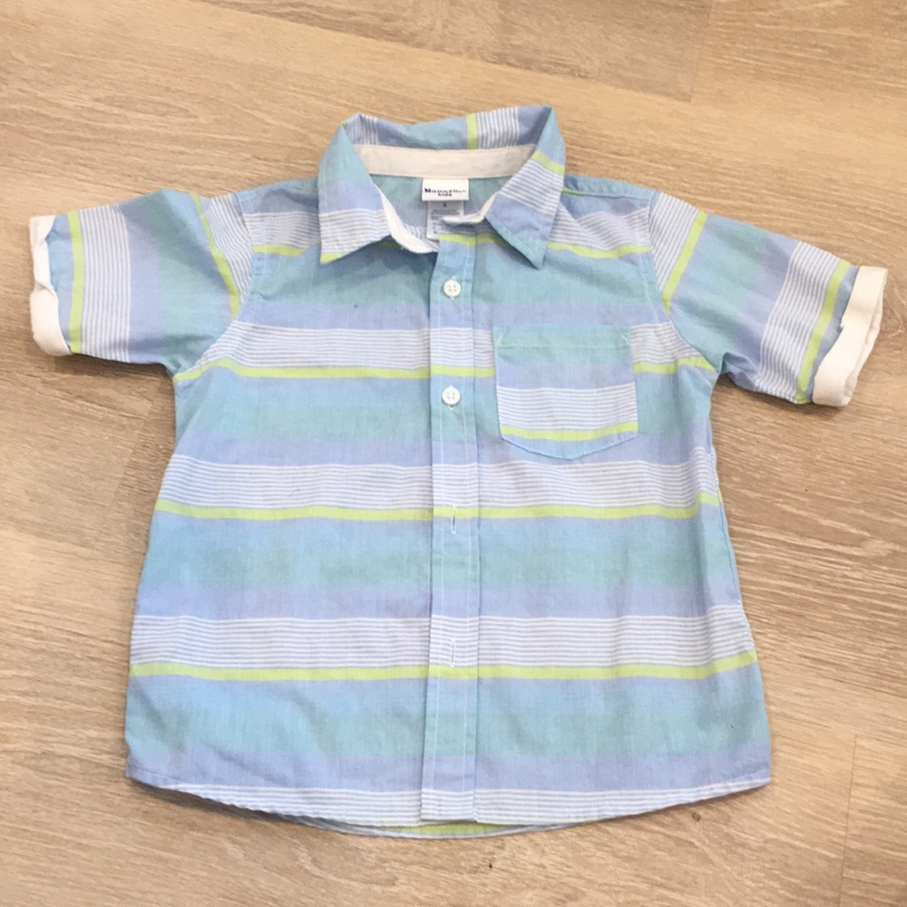 Boys short sleeved button up collared shirt